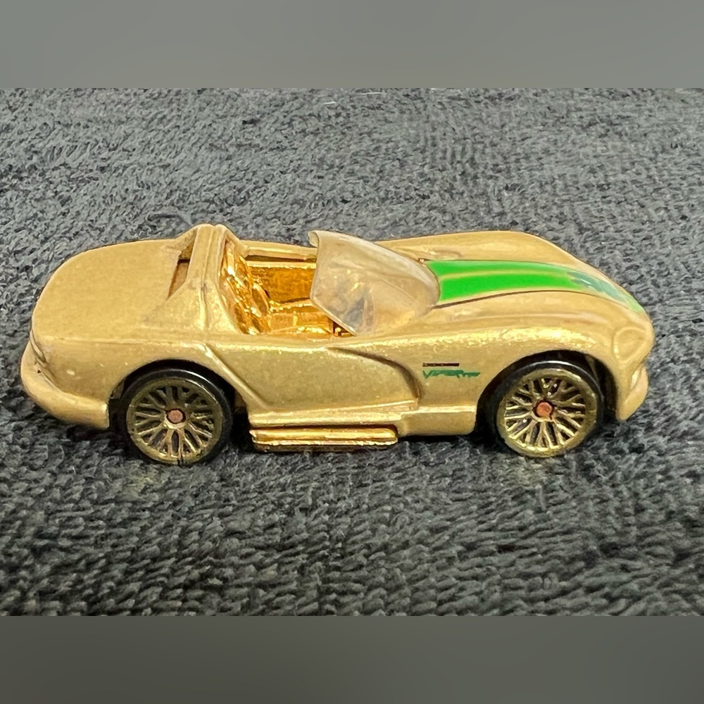 Hot Wheels 1992 Vintage Dodge Viper Diecast Car Metallic Gold RARE